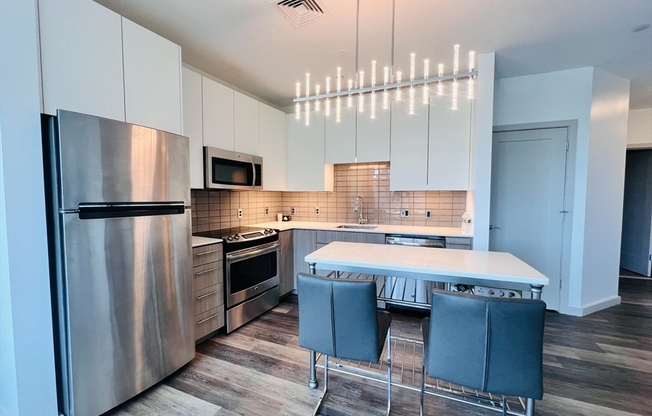 2 beds, 2 baths, 1,131 sqft, $3,850, Unit 514