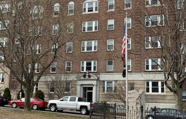 1621 COMMONWEALTH AVE