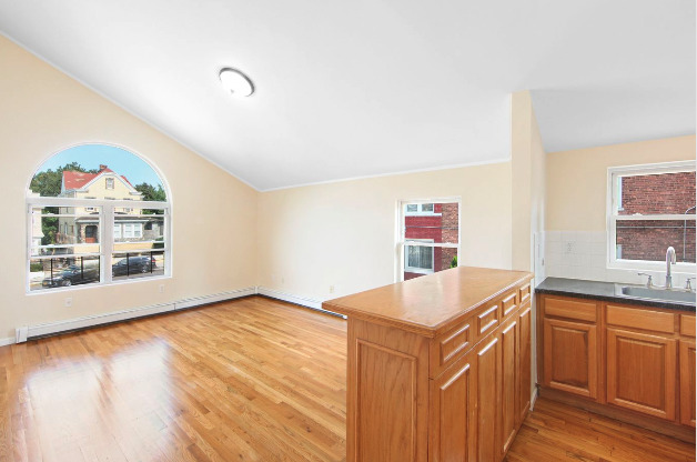 182 HIGHLAND BLVD
