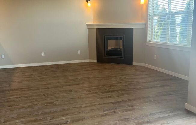 2 beds, 1 bath, 1,191 sqft, $1,915, Unit P204
