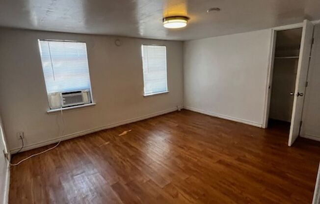 2 beds, 1 bath, 1,100 sqft, $1,400, Unit 5110 - PH