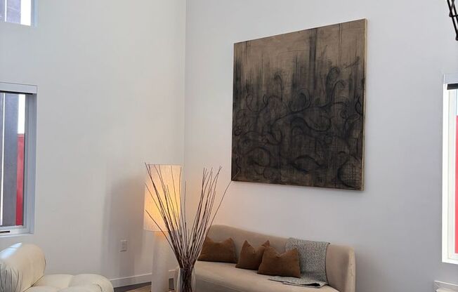 1 bed, 1 bath, 650 sqft, $2,375, Unit 607