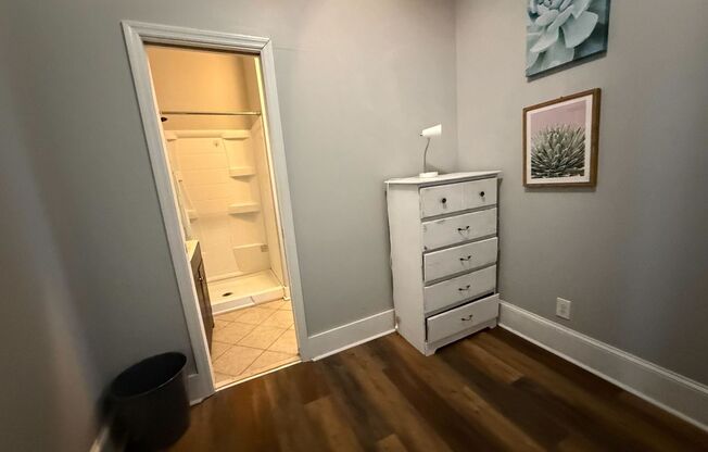 Room for Rent at 1914 Barnard St., Savannah, GA – (Utilities Included!)