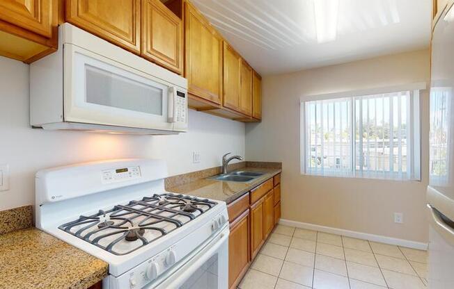 1440 LINCOLN AVE - 14