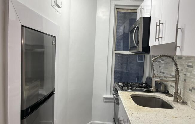 309 W 57 ST
