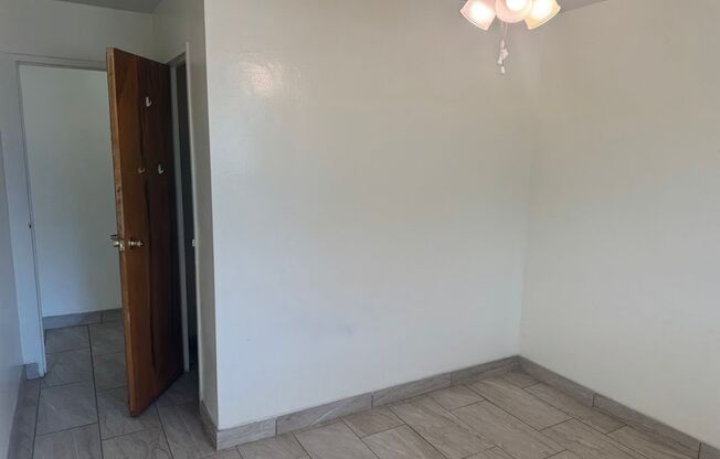 2 beds, 1 bath, 741 sqft, $1,515, Unit G