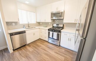 1 bed, 1 bath, 800 sqft, $2,345, Unit 33