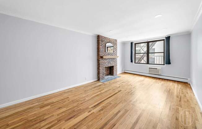 1 bed, 1 bath, $4,300, Unit 3E