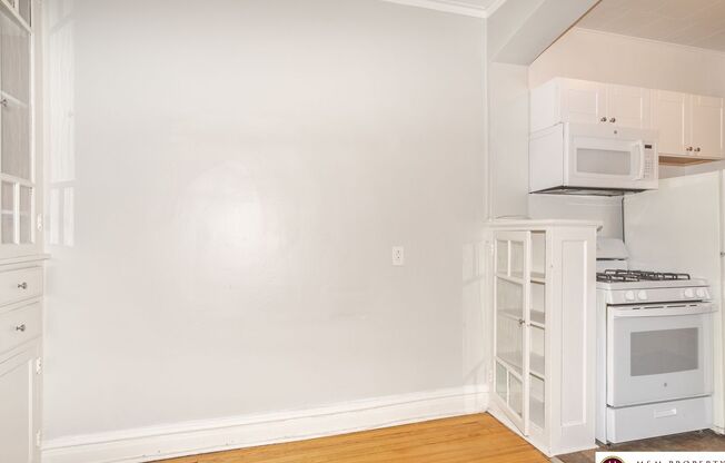 Studio, 1 bath, 585 sqft, $1,195, Unit 748-37