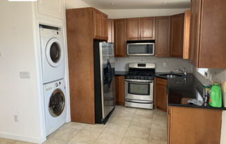 2 beds, 1 bath, 955 sqft, $3,200, Unit 2