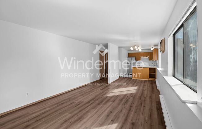 1111 E 8th