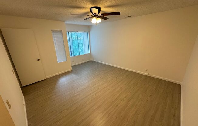 2 beds, 1 bath, $2,095