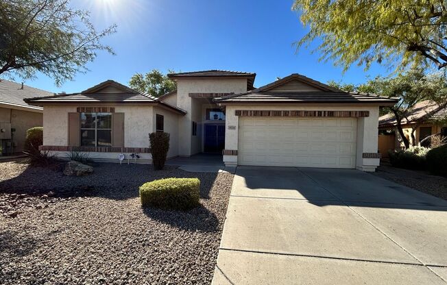 3 Bed/ 2 Bath Home with Den in Arrowhead Ranch with Pool!