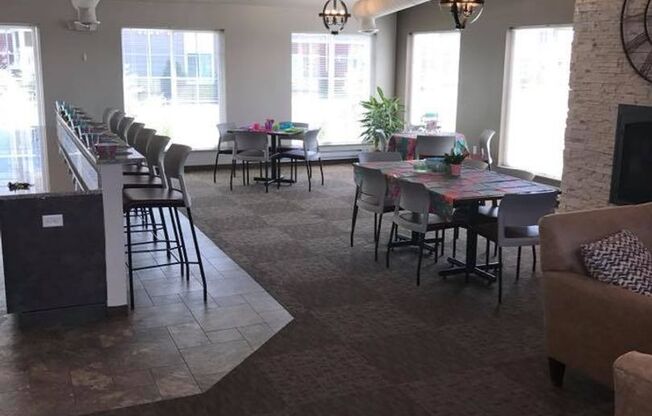 2 beds, 2 baths, 1,039 sqft, $1,595, Unit 1110