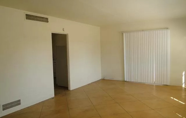 2 beds, 1 bath, $1,350