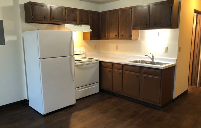 Studio, 1 bath, $595, Unit 31