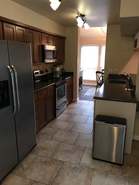 2 Bedroom Townhome with pool and fitness center