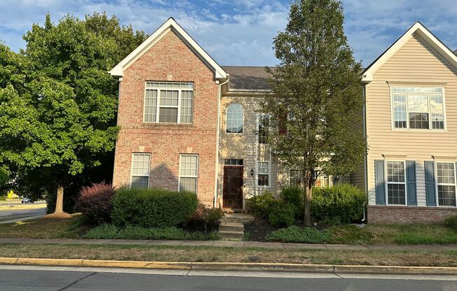 Beautiful Townhouse near Dulles Airport