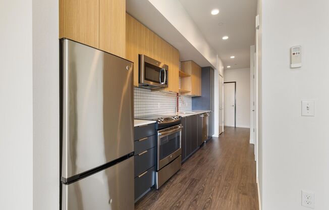 Studio, 1 bath, 453 sqft, $1,975, Unit 603