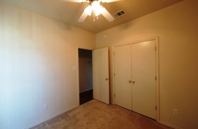 4 beds, 2 baths, $1,700