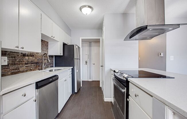 Westport Plaza Apts