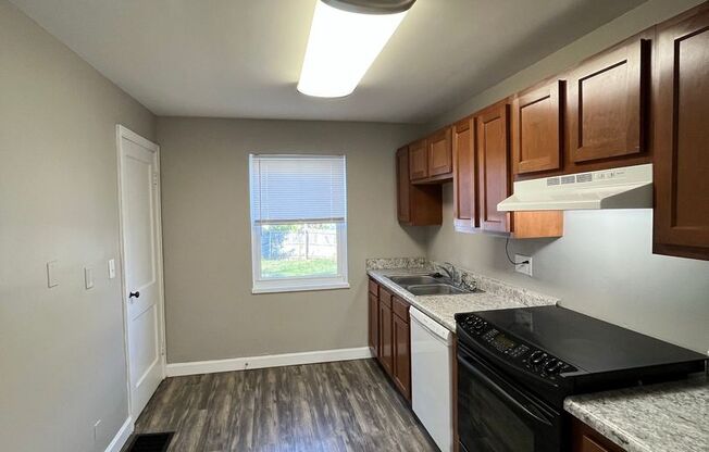 **Deposit Special $1000** 337 East Dorothy 2BR/1BA (Kettering)