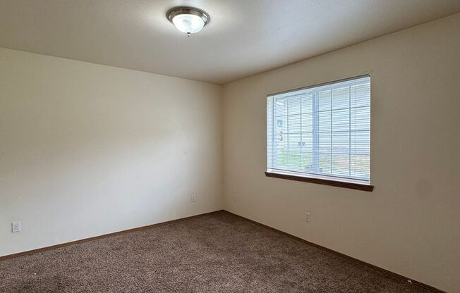 2 beds, 1 bath, $1,198, Unit 105