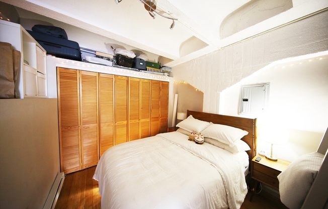 1 bed, 1 bath, 400 sqft, $2,950, Unit 512