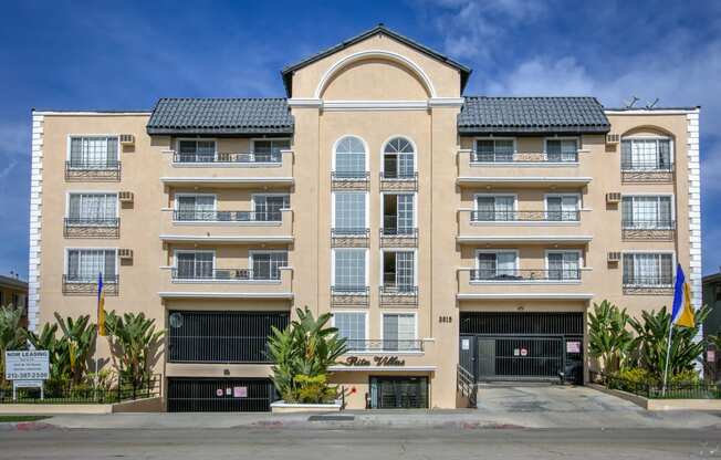 Apartment Building in Los Angeles