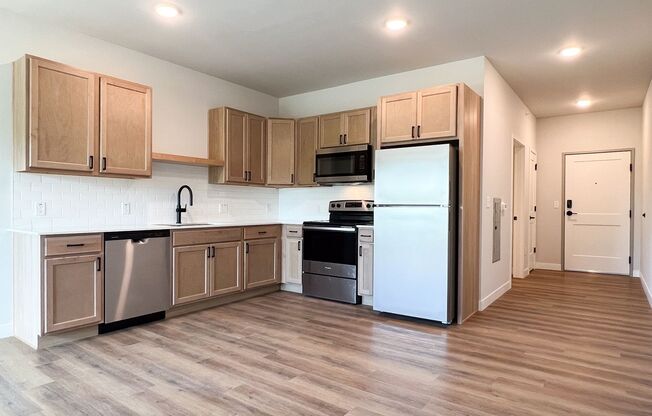 Studio, 1 bath, 730 sqft, $1,635, Unit SC 1408-215