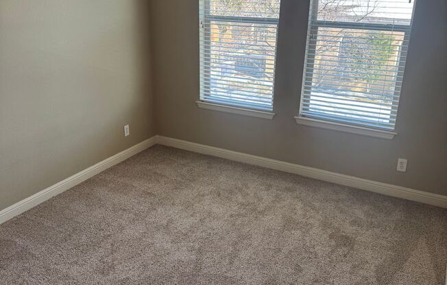 1 bed, 1 bath, 649 sqft, $1,180, Unit 1L-305