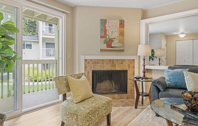 Updated 2 Bedroom Condo in Prime Redmond Location!