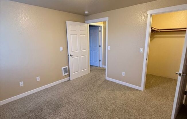 2 beds, 1 bath, 986 sqft, $1,599, Unit 183-108