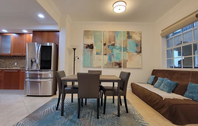 Luxury Apartment Right On The Beach In Lauderdale By The Sea!!! Seasonal rental