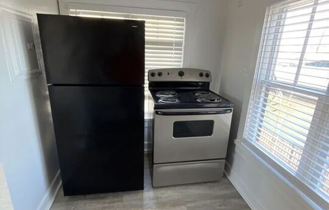 Studio, 1 bath, 390 sqft, $900, Unit 201 Unit #4