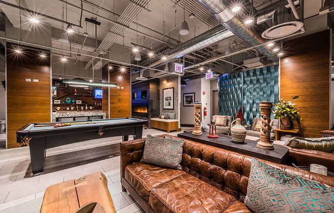 Axis Sky Deck, Sky Club