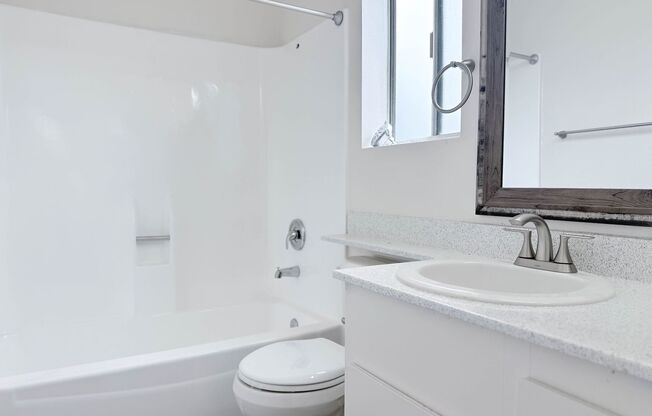 1 bed, 1 bath, 725 sqft, $1,745, Unit 28