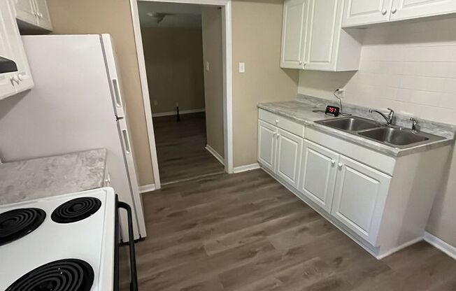 3 beds, 1 bath, $1,200