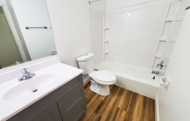 2 beds, 1 bath, 1,027 sqft, $1,299, Unit 5-207