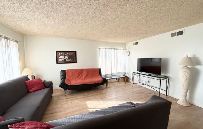 Fully Furnished 4-Bedroom Home in Prime Central Las Vegas Location