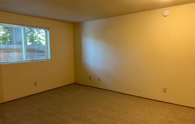 2 beds, 1 bath, 900 sqft, $1,429, Unit 85H