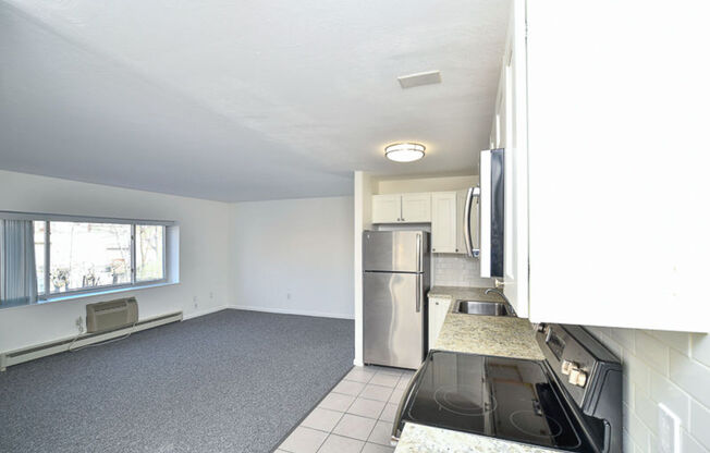 1 bed, 1 bath, 585 sqft, $2,200