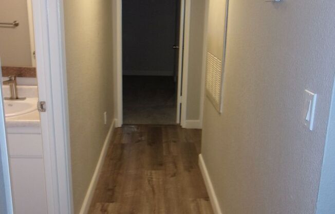 2 beds, 2 baths, 909 sqft, $1,995, Unit 60