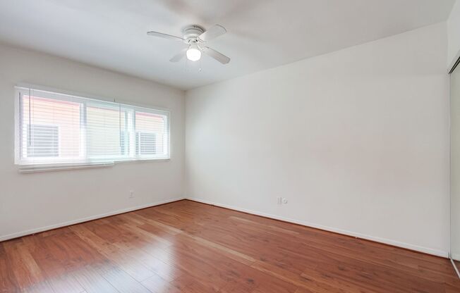 2 beds, 1 bath, 850 sqft, $2,450, Unit 10