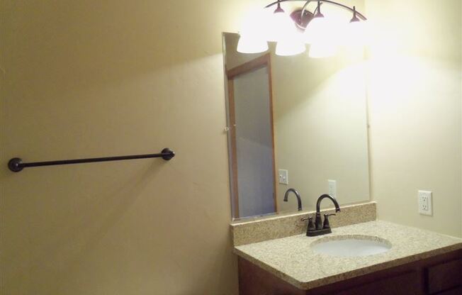 2 beds, 1 bath, 1,200 sqft, $1,329