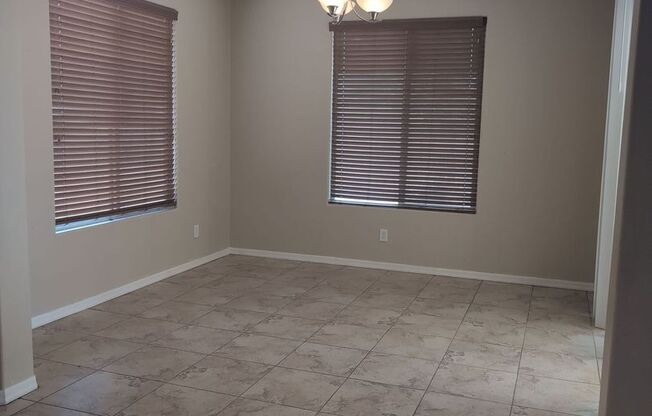 GORGEOUS 3 bdrm Plus Den in Chandler!