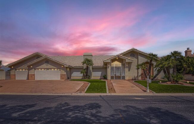 Gorgeous 3 Bedroom Home in Gated Community!