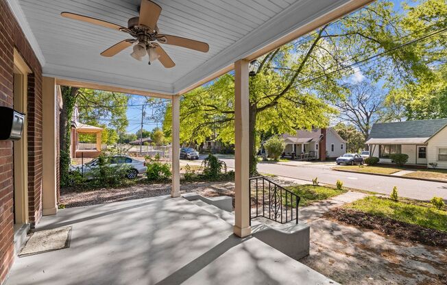 Gorgeous 3/2 Renovation in Downtown Raleigh! Upscale finishes throughout, including fenced-in backyard!