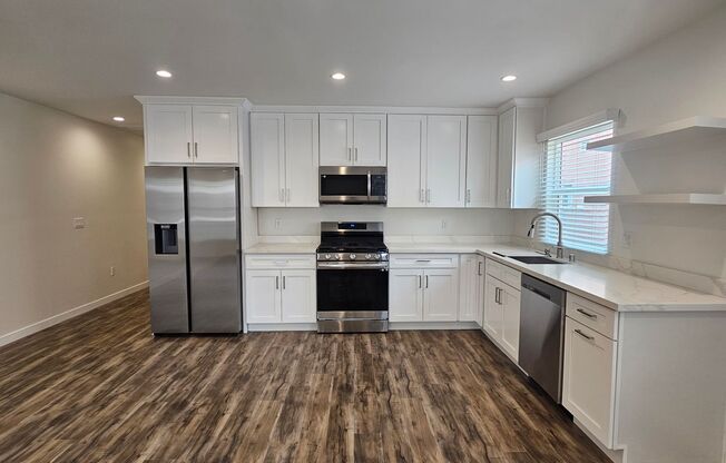 1416-1418 E. Windsor Rd.