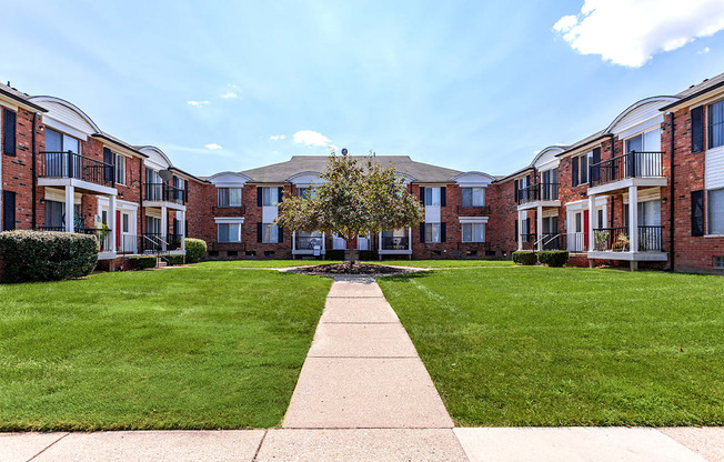 Beautifully Landscaped Grounds  at French Quarter - Southfield, MI, Southfield, 48034